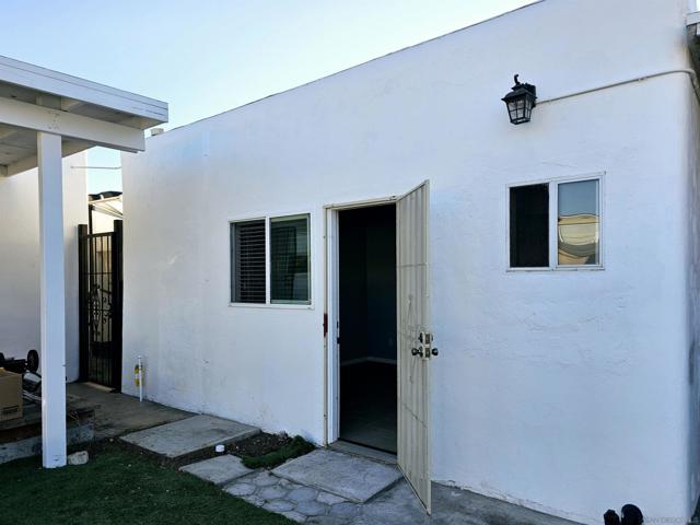 425 E 16Th St, National City CA: https://media.crmls.org/mediaz/8dfa08d4-6404-41fa-b01f-ff6125110325.jpg