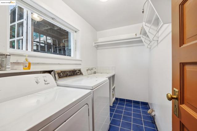 2671 Shasta Rd, Berkeley CA: https://media.crmls.org/mediaz/8dfa4b01-b7e0-488c-ae4a-4a31cfa3a705.jpg