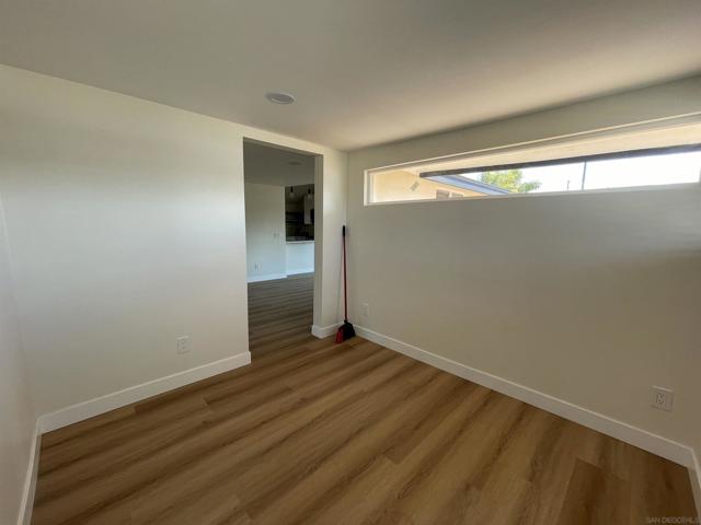 1656 Evergreen Ave, San Diego CA: https://media.crmls.org/mediaz/8dfa9ba1-2ec5-48b1-9d9f-109d8c4b6e4a.jpg