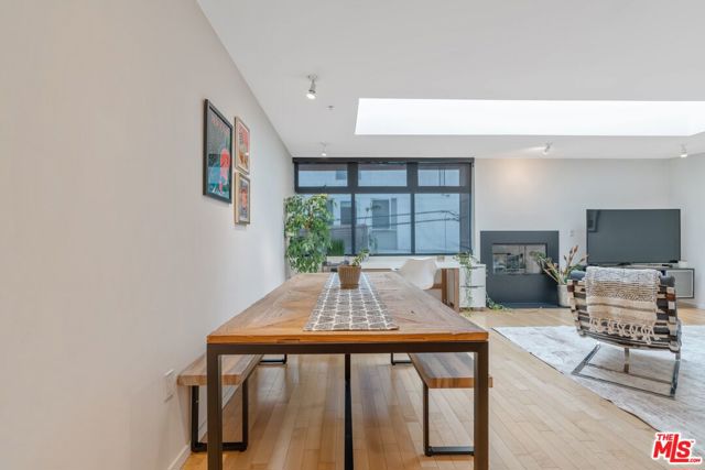 5806 Waring Avenue, Los Angeles CA: https://media.crmls.org/mediaz/8dfaafab-262b-4174-8d7f-64eef5a98629.jpg