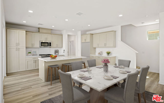 13889 Bell Way, Fontana CA: https://media.crmls.org/mediaz/8dfb74e4-285a-4ca4-a149-957fe5ef85b1.jpg