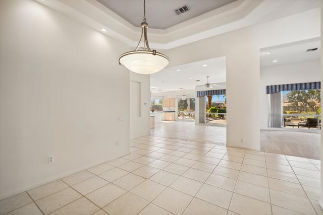 78586 Kensington Avenue, Palm Desert CA: https://media.crmls.org/mediaz/8dfbad8e-840e-4451-b34e-603d831bb1e9.jpg