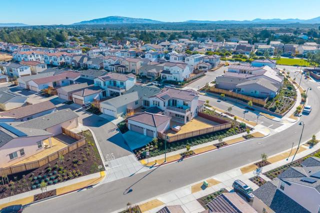 585 Santa Lucia Way, Marina CA: https://media.crmls.org/mediaz/8dfbe516-997f-4564-8002-fa859b2173f9.jpg