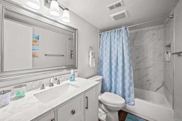 Detail Gallery Image 19 of 33 For 4232 Fiesta Way #3,  Oceanside,  CA 92057 - 2 Beds | 2/1 Baths