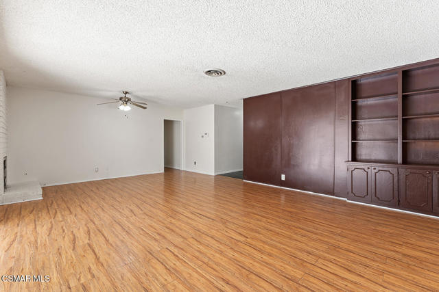 19844 Hemmingway Street, Winnetka CA: https://media.crmls.org/mediaz/8dfc70ee-3ba6-4aeb-a935-e9706e7bd1b2.jpg