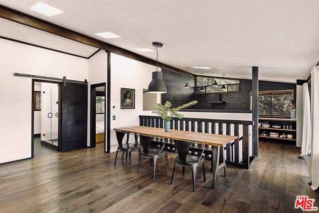 625 Reithe Avenue, Calabasas CA: https://media.crmls.org/mediaz/8dfcab69-7051-476f-aa47-28415ad7611c.jpg