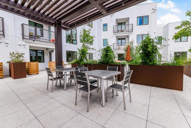 1850 El Camino Real, Santa Clara CA: https://media.crmls.org/mediaz/8dfe084d-9ba9-4f96-9f93-1f084aae705f.jpg