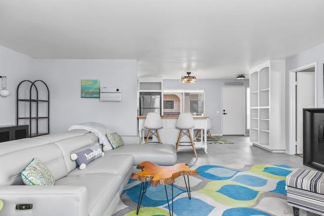 2510 Clairemont Dr, San Diego CA: https://media.crmls.org/mediaz/8dfe34f6-d630-45ec-a9d5-a35aa23f09e2.jpg