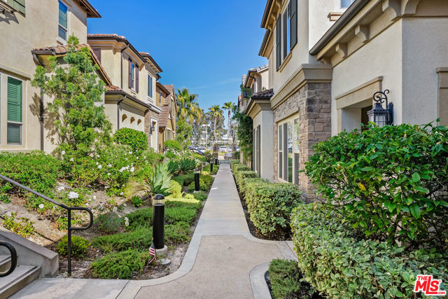 115 Primrose Drive, Foothill Ranch CA: https://media.crmls.org/mediaz/8dfe423e-1c50-468e-9022-412c64356795.jpg
