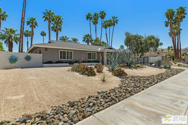 1186 S San Joaquin Drive, Palm Springs CA: https://media.crmls.org/mediaz/8dfe4a70-8e37-4c1d-801c-4c2f1227643d.jpg