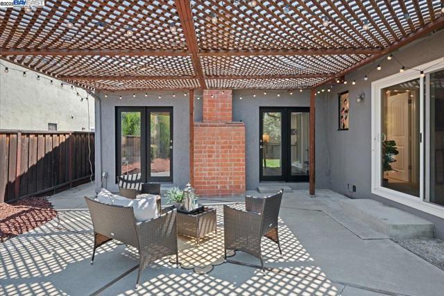 3186 Berkshire Ct, Pleasanton CA: https://media.crmls.org/mediaz/8dfedef3-c9f6-4301-befa-74c2634ea8ae.jpg