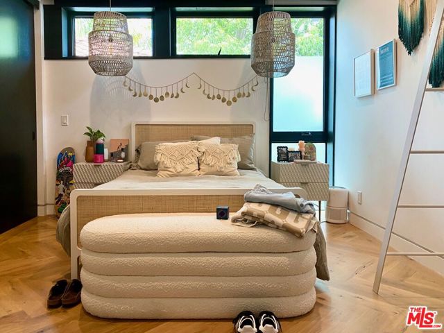 4587 Don Felipe Drive, Los Angeles CA: https://media.crmls.org/mediaz/8dff19ff-f8c7-430a-bb8b-9889c06c0d23.jpg