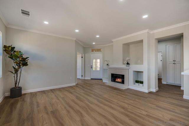 12665 Creekview Dr, San Diego CA: https://media.crmls.org/mediaz/8dff6528-bffa-4a68-9223-e86c582bd391.jpg