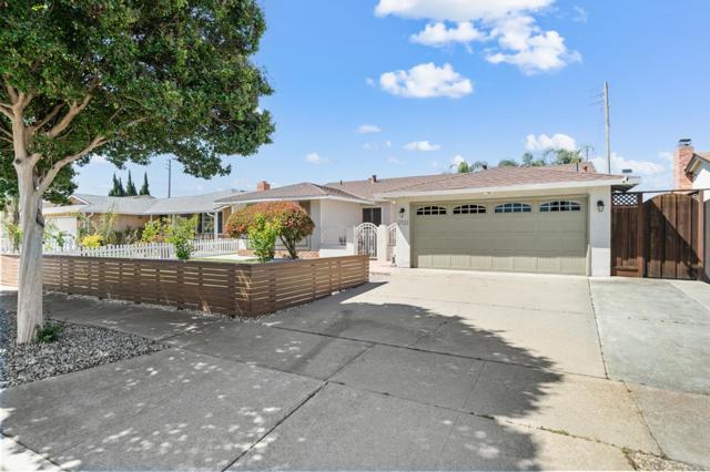 2733 Scottsdale Drive, San Jose CA: https://media.crmls.org/mediaz/8dff8673-5006-4480-9969-ebc0b7eb5ece.jpg