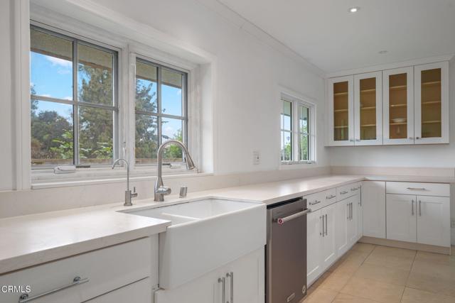 1525 Waverly Road, San Marino CA: https://media.crmls.org/mediaz/8dff9d17-75a4-4c83-b639-93132832b0cd.jpg