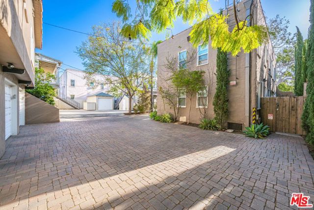 745 -747 1/4 N Hayworth Avenue, Los Angeles CA: https://media.crmls.org/mediaz/8dffa3c7-01fd-4fde-8763-916858165229.jpg