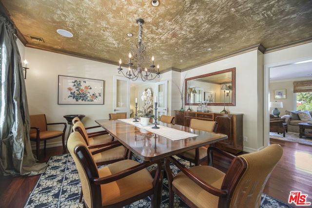 2660 Carman Crest Drive, Los Angeles CA: https://media.crmls.org/mediaz/8dffb69d-3ade-4a62-a399-a150ec50f886.jpg