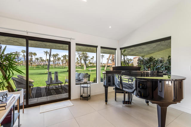 44841 Desert Horizons Drive, Indian Wells CA: https://media.crmls.org/mediaz/8dffe28b-a4d0-4de3-b6a8-c6c5f74ee753.jpg