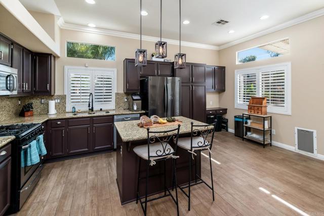 Detail Gallery Image 10 of 40 For 39528 Montebello Way, Murrieta,  CA 92563 - 5 Beds | 2 Baths