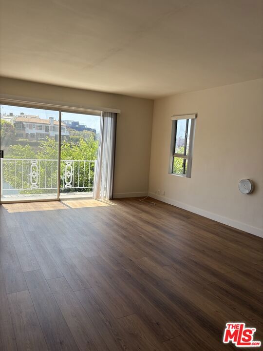 120 Hurricane, Marina del Rey CA: https://media.crmls.org/mediaz/8e008cc1-2f54-4936-b68b-d5f8e17e86f8.jpg