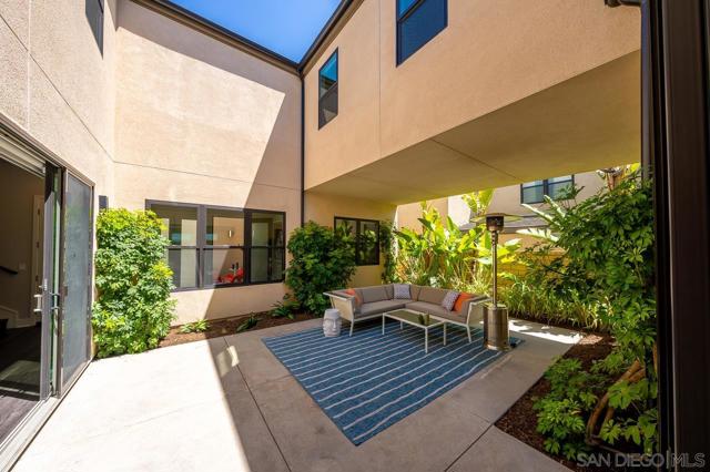 13722 Canyon Loop Trl, San Diego CA: https://media.crmls.org/mediaz/8e01ec6f-b20f-4718-8789-4d6928a43a8d.jpg