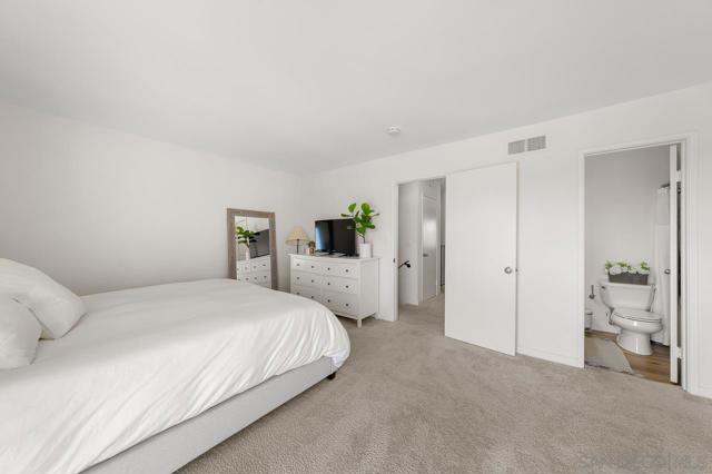 5800 Lake Murray Blvd, La Mesa CA: https://media.crmls.org/mediaz/8e022fac-4f8a-4fcd-94e3-c79d239ace5b.jpg