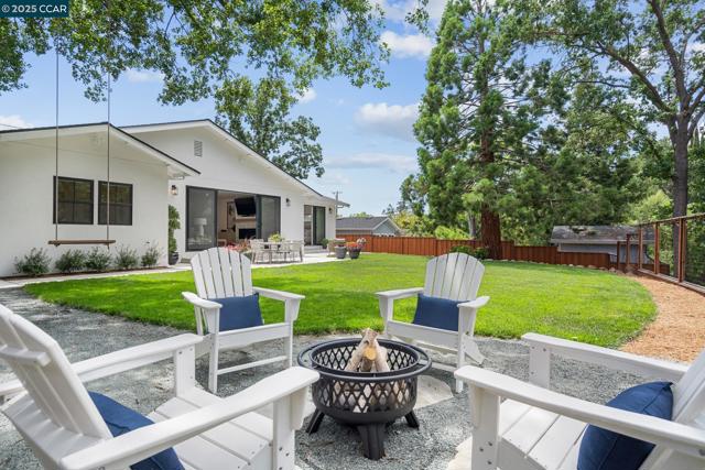 267 Valle Vista Dr, Danville CA: https://media.crmls.org/mediaz/8e023940-f629-486d-aa45-3f272c552a1f.jpg