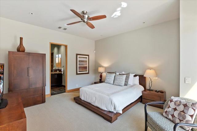 72 Royal Saint Georges Way, Rancho Mirage CA: https://media.crmls.org/mediaz/8e0240d1-e21c-4f65-82c4-3e347e69e4c9.jpg