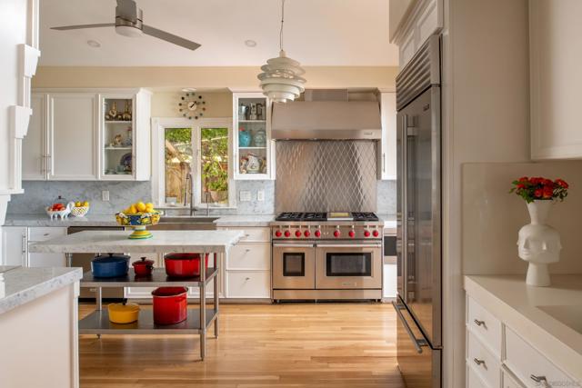 5143 Shore Drive, Carlsbad CA: https://media.crmls.org/mediaz/8e02a377-48a3-4f4b-b243-ee004d7f42bb.jpg