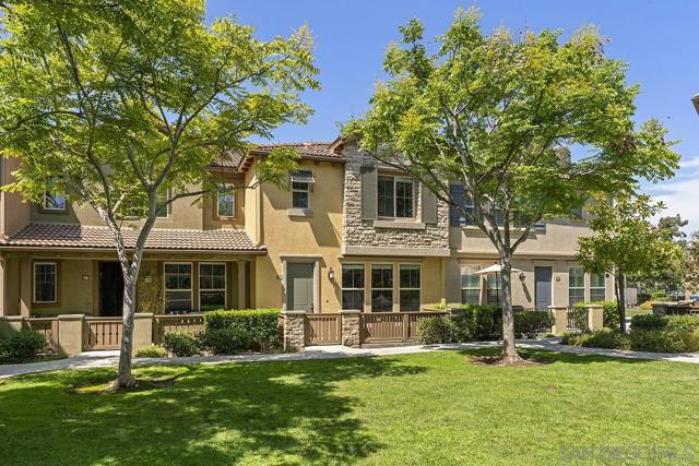 10689 New Grove Trail, San Diego CA: https://media.crmls.org/mediaz/8e03bcaa-8c46-4649-bd84-532c6cba5578.jpg
