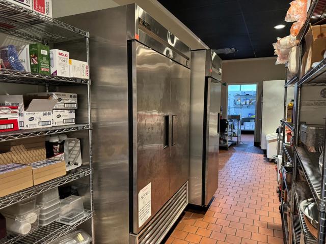 1688 1688 Decoto Road, Union City CA: https://media.crmls.org/mediaz/8e04e72a-774c-4e84-a3f8-e5e3821c0682.jpg
