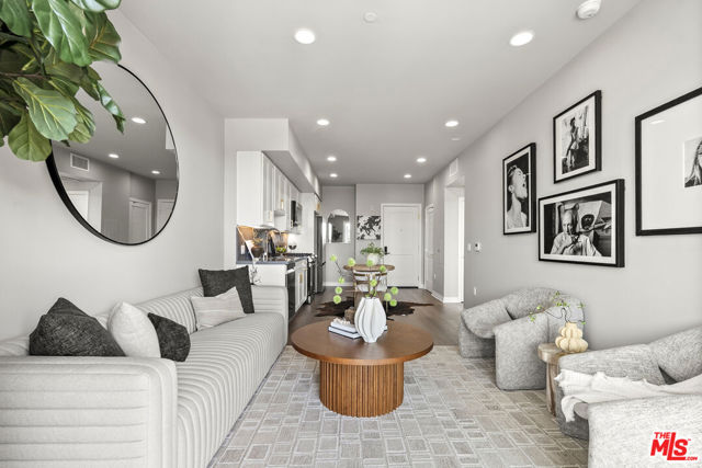 7428 Santa Monica Boulevard, 204 photo 6