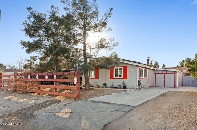 19036 Janine Street, Adelanto CA: https://media.crmls.org/mediaz/8e057fce-3d44-4d51-997d-a2229355eb2f.jpg
