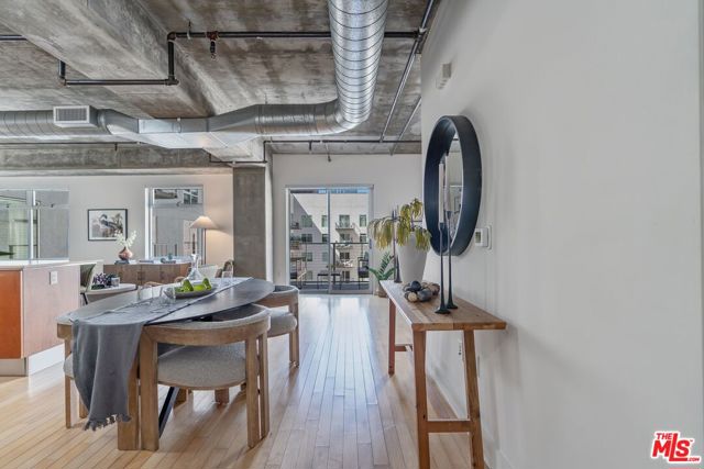 645 W 9th Street, Los Angeles CA: https://media.crmls.org/mediaz/8e062369-ddb7-419d-bcab-051606308a77.jpg