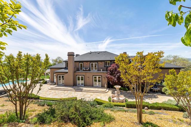 9540 Via Del Oro, Gilroy CA: https://media.crmls.org/mediaz/8e065b06-68f4-455b-854b-a5372972663e.jpg