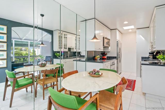 6455 La Jolla Blvd., La Jolla CA: https://media.crmls.org/mediaz/8e06be9e-f6f0-4e8f-bee9-239407c2612c.jpg