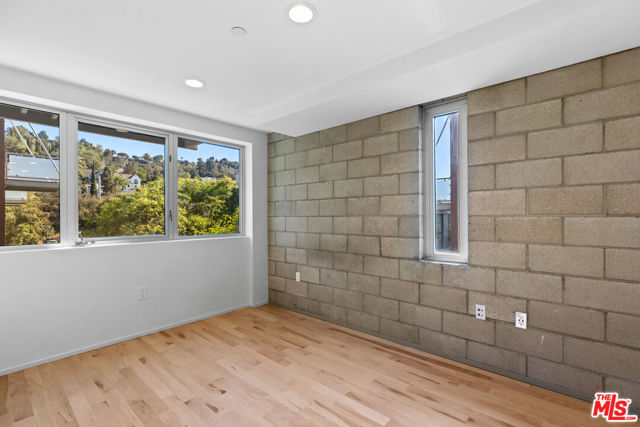  Commercial for Sale in Los Angeles, California