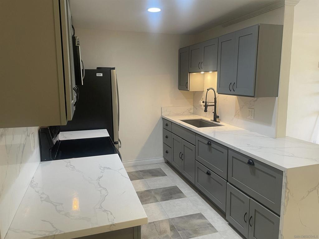 9949 Erma Rd. - photo 4