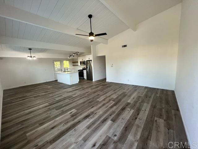 Detail Gallery Image 3 of 14 For 8535 Lemon Ave, La Mesa,  CA 91941 - 3 Beds | 2 Baths