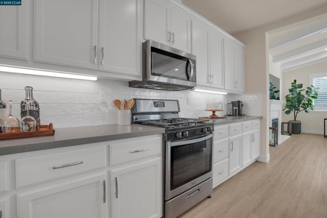 5498 Monte Vista Way, Antioch CA: https://media.crmls.org/mediaz/8e084dfa-da85-41c8-88cf-186e739154d0.jpg