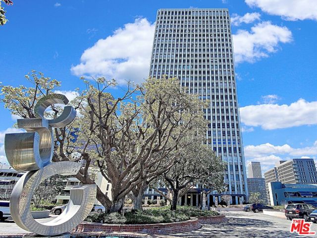 800 W 1st Street, Los Angeles CA: https://media.crmls.org/mediaz/8e088c29-8277-45ed-ba61-2780186039e3.jpg