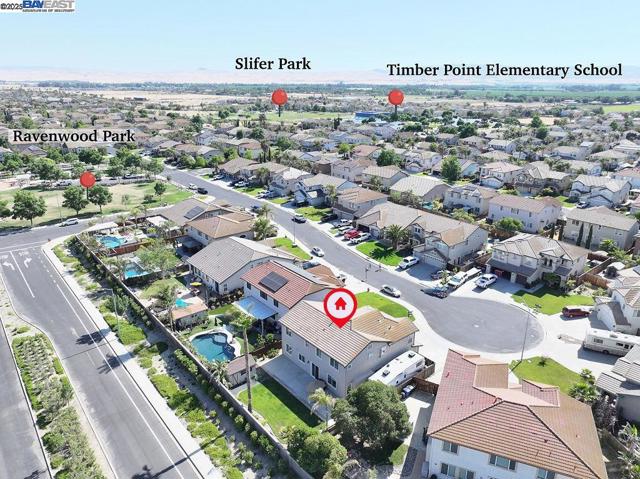 632 Dickinson Ct, Discovery Bay CA: https://media.crmls.org/mediaz/8e08dde8-f6e7-46d9-9c9f-497b1e7a97fe.jpg