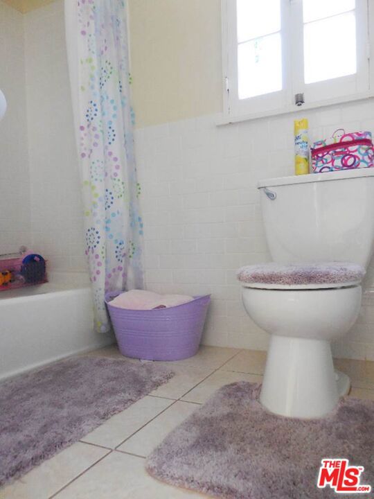 1134 S Hayworth Avenue, Los Angeles CA: https://media.crmls.org/mediaz/8e08e062-855a-4a1c-a2c7-d78e7a7ff278.jpg
