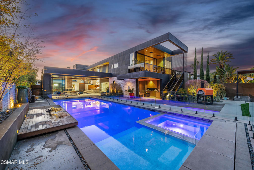 6429 Riggs Place, Los Angeles, CA 90045