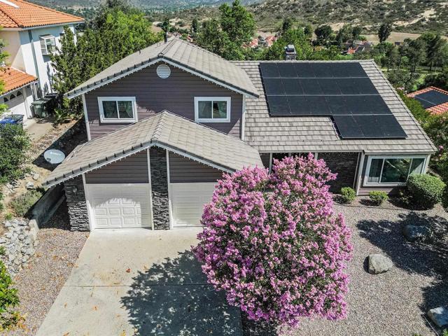 15549 Vista Vicente Dr, Ramona CA: https://media.crmls.org/mediaz/8e096a4a-1d35-417b-89b5-96f9303a2362.jpg