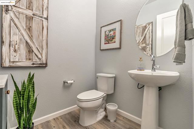 226 Wynn St, Oakley CA: https://media.crmls.org/mediaz/8e0a3464-cb2a-4326-96a2-6e3ccc0bb4a9.jpg