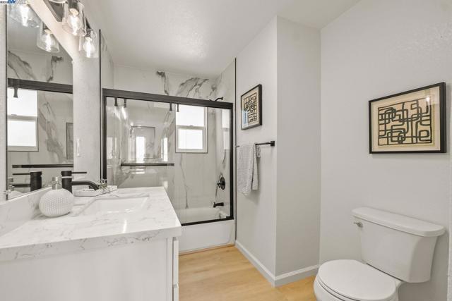 2561 Middlefield Ave, Fremont CA: https://media.crmls.org/mediaz/8e0a430b-8d29-459e-808a-5d42da5d6407.jpg