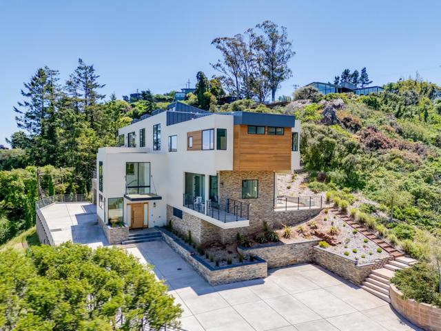 3 Wolfback Ridge Road, Sausalito CA: https://media.crmls.org/mediaz/8e0a6170-f890-4f29-9aa4-ebdc469d6571.jpg