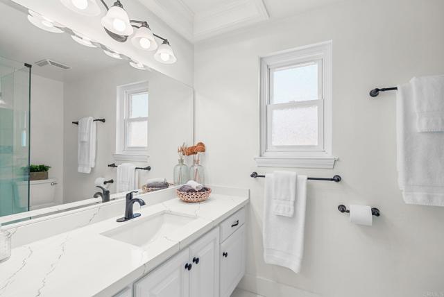14592 Oak Avenue, Irvine CA: https://media.crmls.org/mediaz/8e0a6382-b1e6-42a5-a811-c00f7313c640.jpg