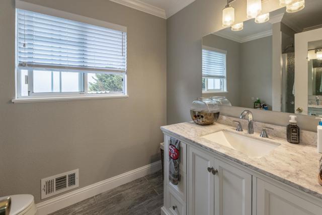 808 Saratoga Drive, Salinas CA: https://media.crmls.org/mediaz/8e0ae0fb-7241-47b9-8773-10f3f3798f50.jpg
